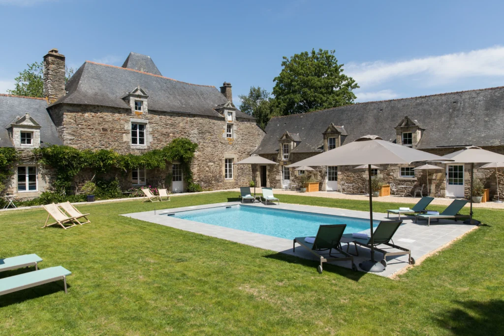 30-MANOIR VAU D'ARZ - AC ESTEVE Manoir et piscine gites