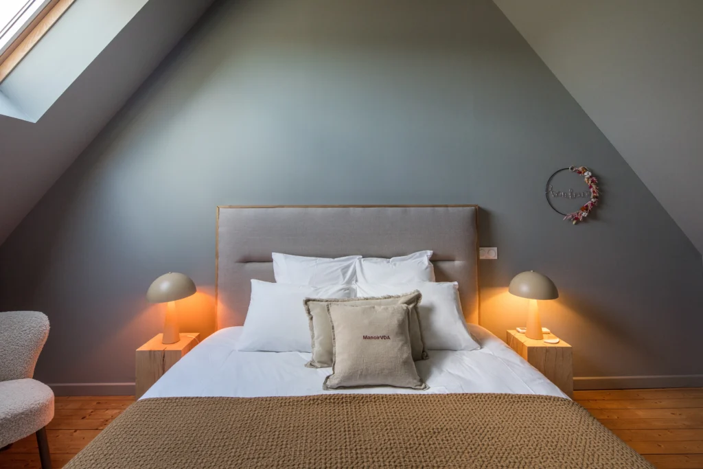 71-MANOIR VAU D'ARZ - AC ESTEVE Brocéliande chambre face